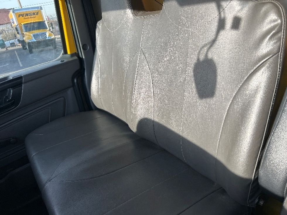 Medium Duty Box Truck-Light and Medium Duty Trucks-International-2021-MV607-El Paso-TX-183,071\n\t\tmiles-$ 44,750 - Image 18