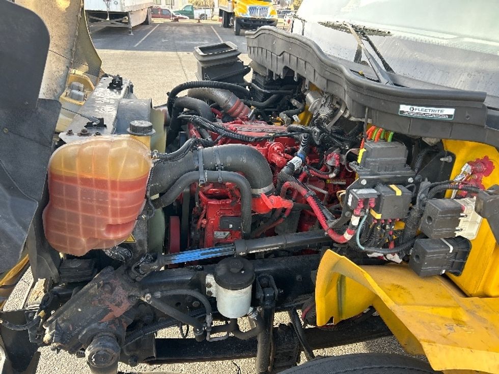 Medium Duty Box Truck-Light and Medium Duty Trucks-International-2021-MV607-El Paso-TX-183,071\n\t\tmiles-$ 44,750 - Image 23