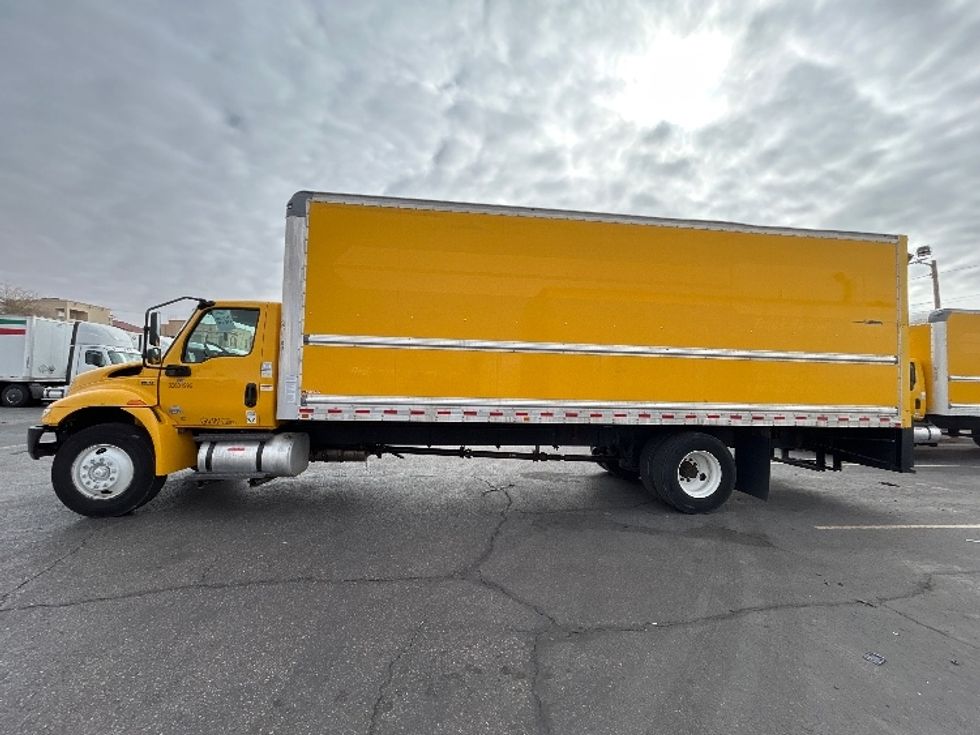 Medium Duty Box Truck-Light and Medium Duty Trucks-International-2021-MV607-El Paso-TX-183,071\n\t\tmiles-$ 44,750 - Image 4