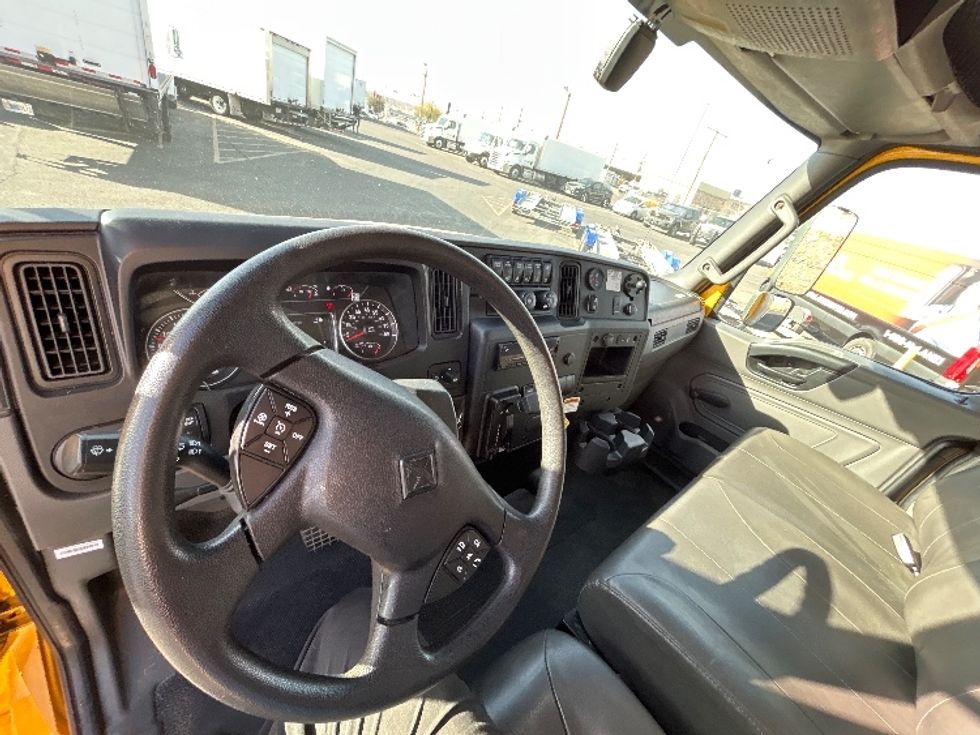 Medium Duty Box Truck-Light and Medium Duty Trucks-International-2021-MV607-El Paso-TX-188,992\n\t\tmiles-$ 43,750 - Image 17