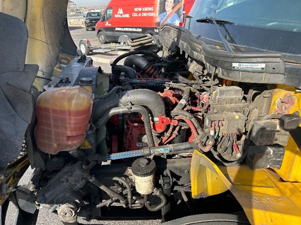 Medium Duty Box Truck-Light and Medium Duty Trucks-International-2021-MV607-El Paso-TX-188,992\n\t\tmiles-$ 43,750 - Image 23