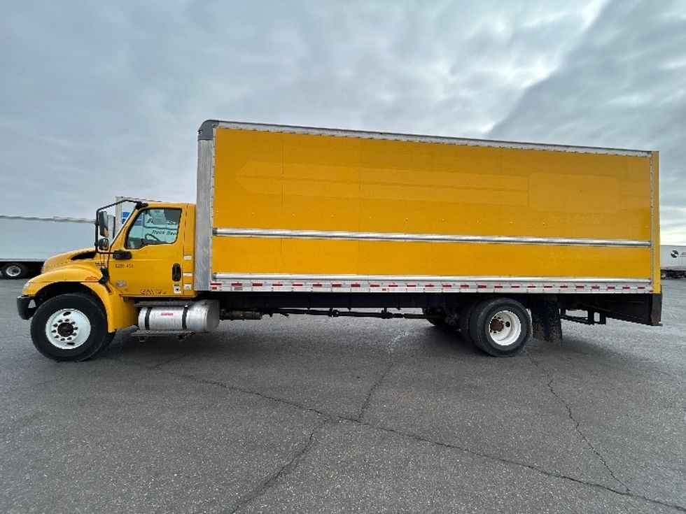 Medium Duty Box Truck-Light and Medium Duty Trucks-International-2021-MV607-El Paso-TX-188,992\n\t\tmiles-$ 43,750 - Image 4
