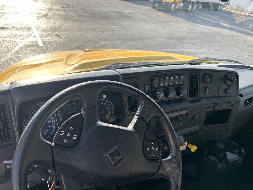 Medium Duty Box Truck-Light and Medium Duty Trucks-International-2021-MV607-El Paso-TX-192,634\n\t\tmiles-$ 43,250 - Image 16