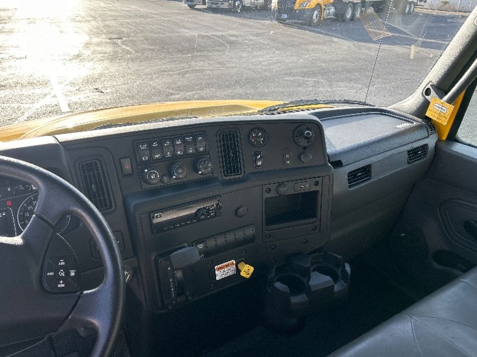 Medium Duty Box Truck-Light and Medium Duty Trucks-International-2021-MV607-El Paso-TX-192,634\n\t\tmiles-$ 43,250 - Image 17