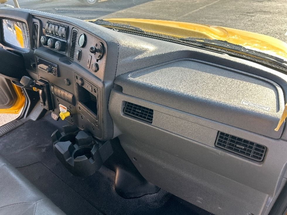 Medium Duty Box Truck-Light and Medium Duty Trucks-International-2021-MV607-El Paso-TX-192,634\n\t\tmiles-$ 43,250 - Image 20