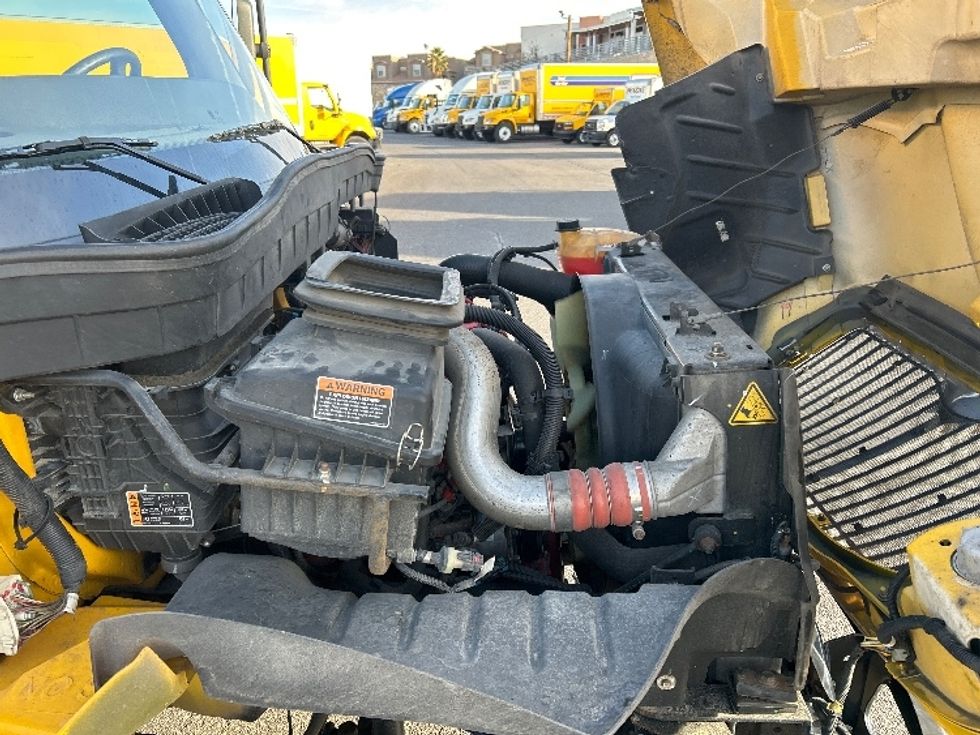 Medium Duty Box Truck-Light and Medium Duty Trucks-International-2021-MV607-El Paso-TX-192,634\n\t\tmiles-$ 43,250 - Image 22