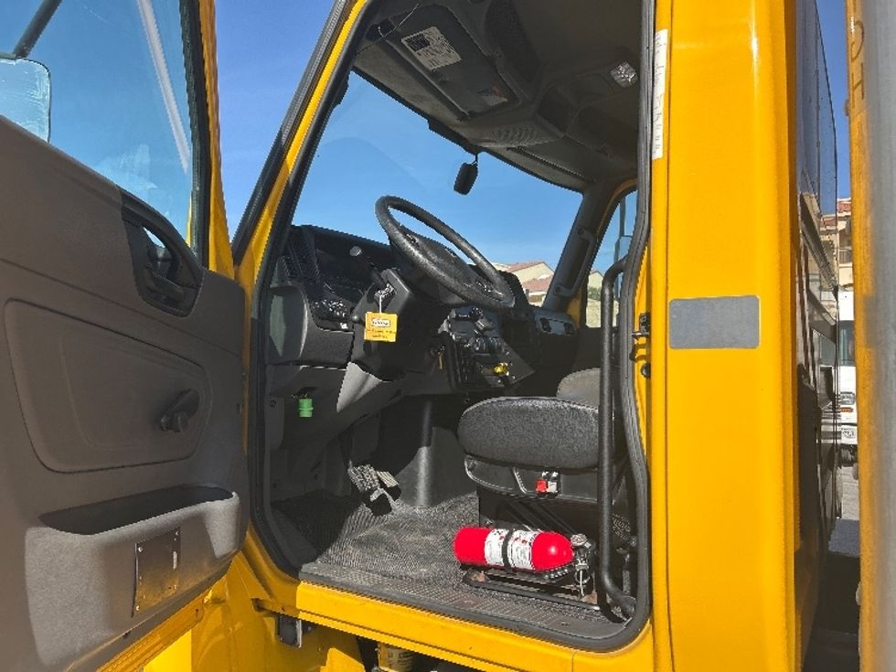 Medium Duty Box Truck-Light and Medium Duty Trucks-International-2021-MV607-El Paso-TX-200,983\n\t\tmiles-$ 42,250 - Image 15