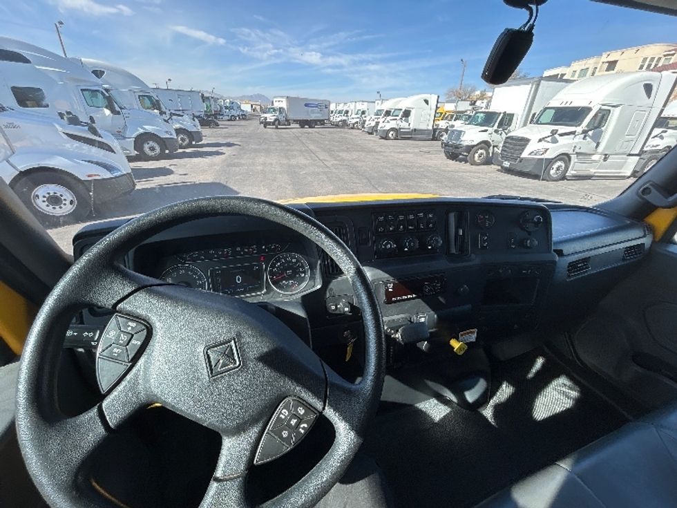 Medium Duty Box Truck-Light and Medium Duty Trucks-International-2021-MV607-El Paso-TX-200,983\n\t\tmiles-$ 42,250 - Image 17
