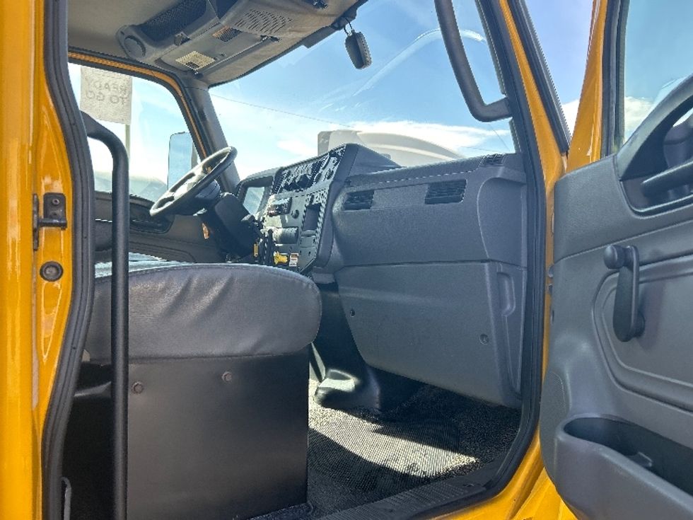 Medium Duty Box Truck-Light and Medium Duty Trucks-International-2021-MV607-El Paso-TX-200,983\n\t\tmiles-$ 42,250 - Image 19