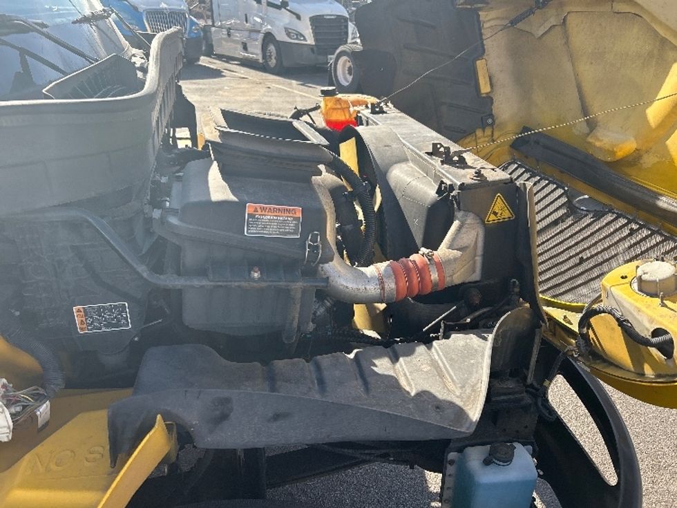 Medium Duty Box Truck-Light and Medium Duty Trucks-International-2021-MV607-El Paso-TX-200,983\n\t\tmiles-$ 42,250 - Image 22