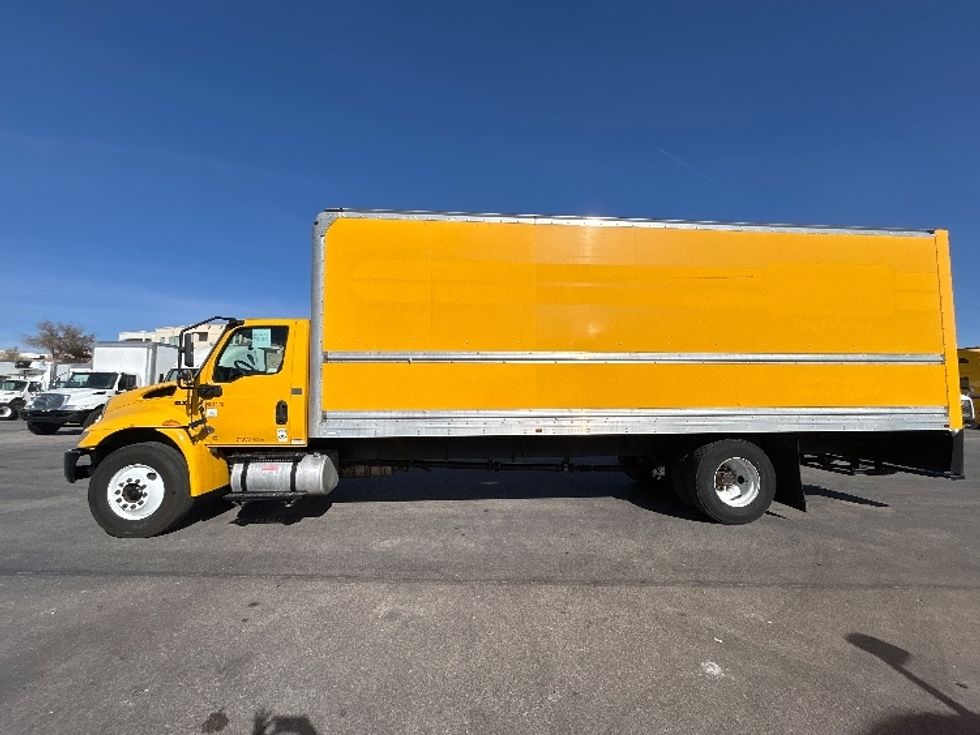 Medium Duty Box Truck-Light and Medium Duty Trucks-International-2021-MV607-El Paso-TX-200,983\n\t\tmiles-$ 42,250 - Image 4