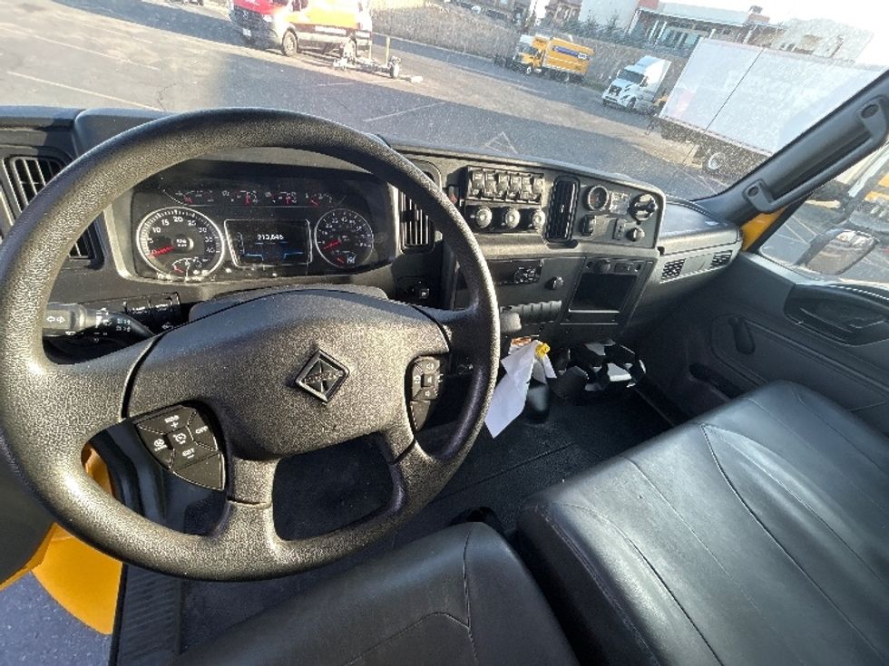 Medium Duty Box Truck-Light and Medium Duty Trucks-International-2021-MV607-El Paso-TX-213,847\n\t\tmiles-$ 40,250 - Image 17
