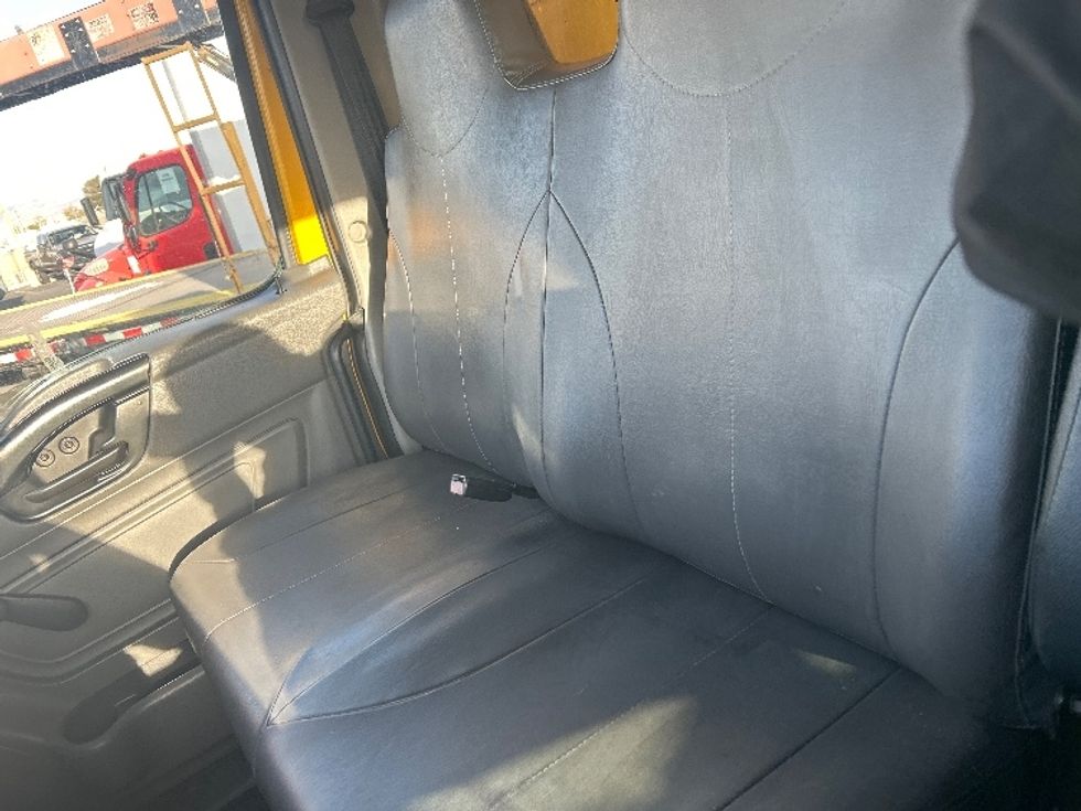 Medium Duty Box Truck-Light and Medium Duty Trucks-International-2021-MV607-El Paso-TX-213,847\n\t\tmiles-$ 40,250 - Image 18