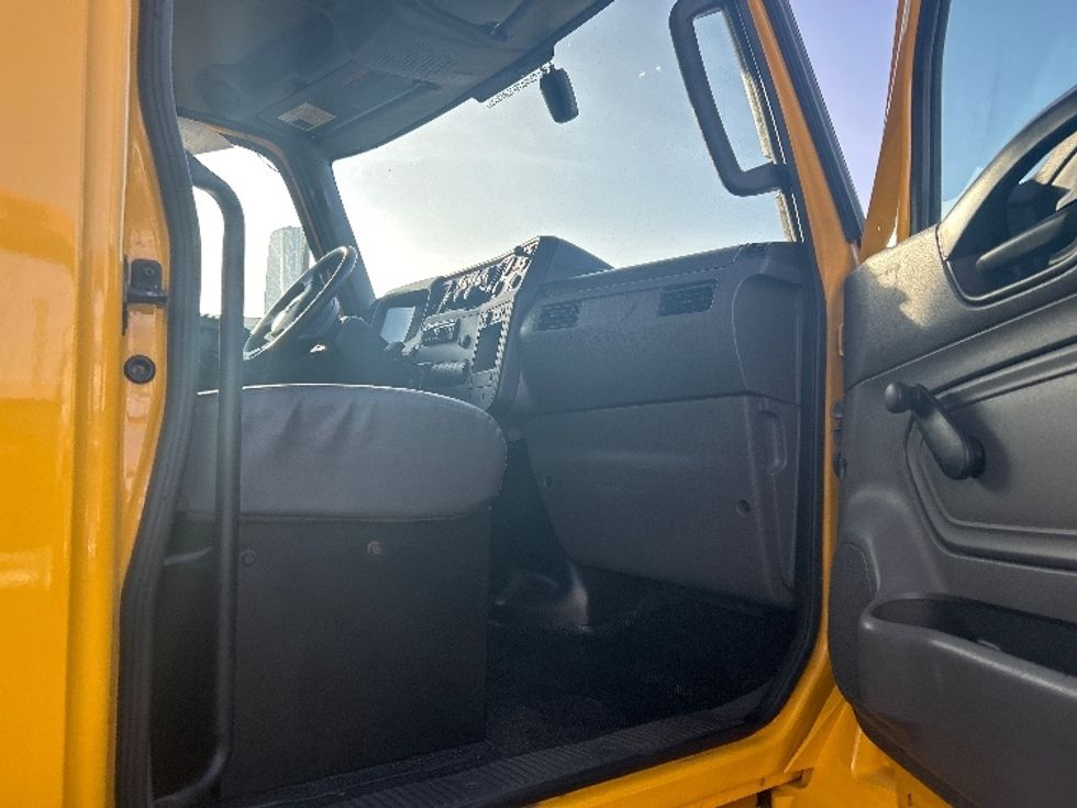 Medium Duty Box Truck-Light and Medium Duty Trucks-International-2021-MV607-El Paso-TX-213,847\n\t\tmiles-$ 40,250 - Image 19