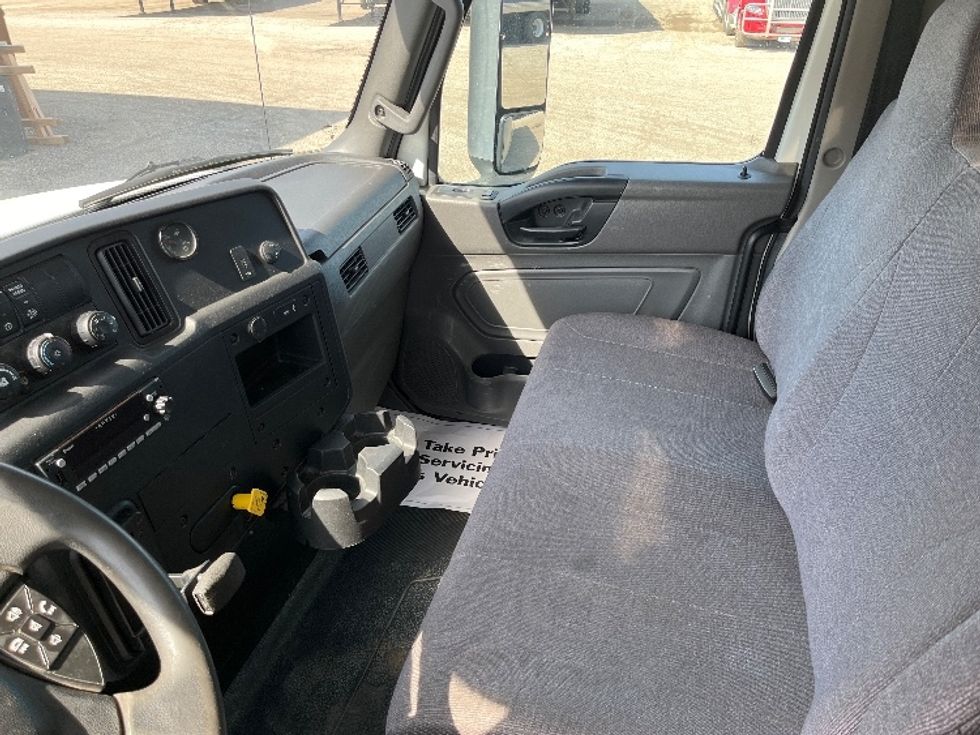 Medium Duty Box Truck-Light and Medium Duty Trucks-International-2021-MV607-Elkhart-IN-170,865\n\t\tmiles-$ 50,250 - Image 19
