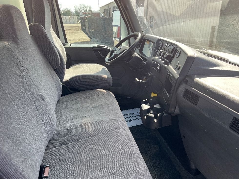Medium Duty Box Truck-Light and Medium Duty Trucks-International-2021-MV607-Elkhart-IN-170,865\n\t\tmiles-$ 50,250 - Image 22
