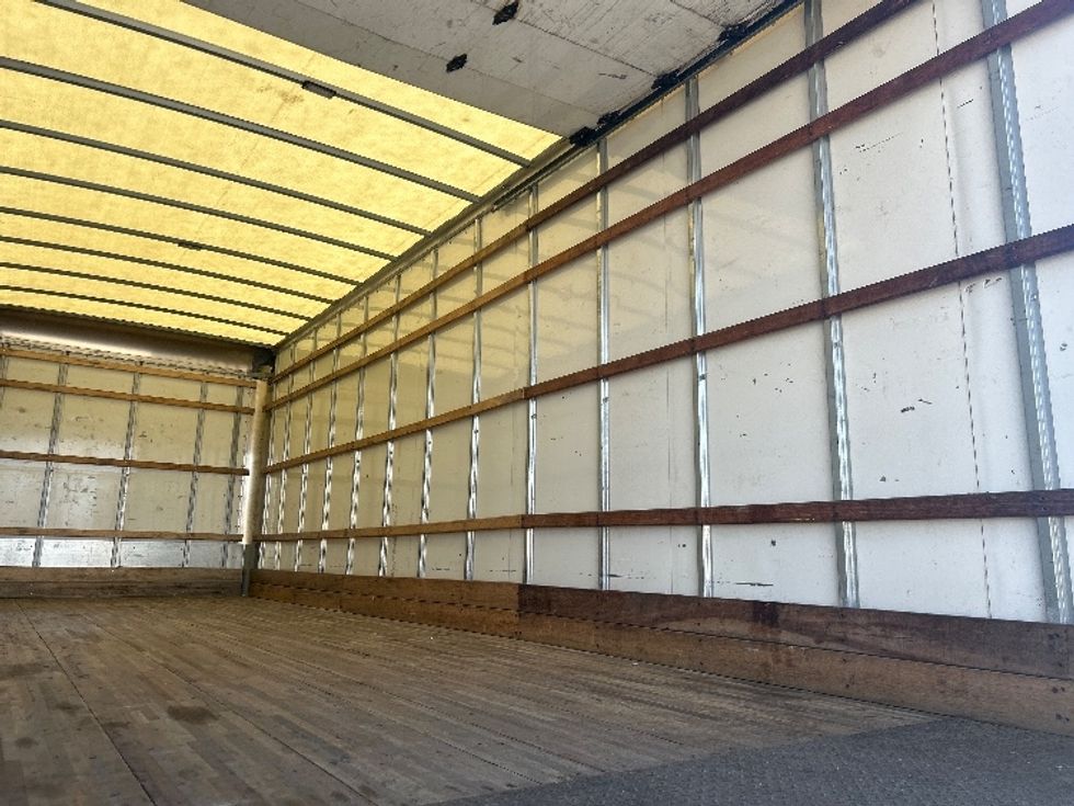 Medium Duty Box Truck-Light and Medium Duty Trucks-International-2021-MV607-Essex-MD-185,180\n\t\tmiles-$ 42,500 - Image 12