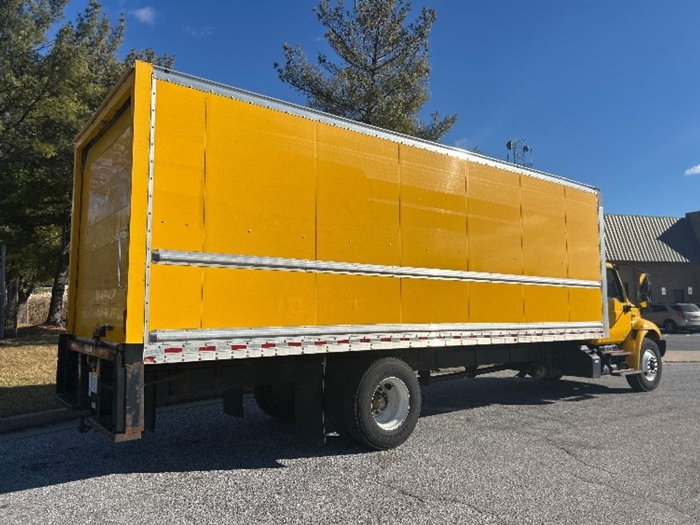 Medium Duty Box Truck-Light and Medium Duty Trucks-International-2021-MV607-Essex-MD-185,180\n\t\tmiles-$ 42,500 - Image 13