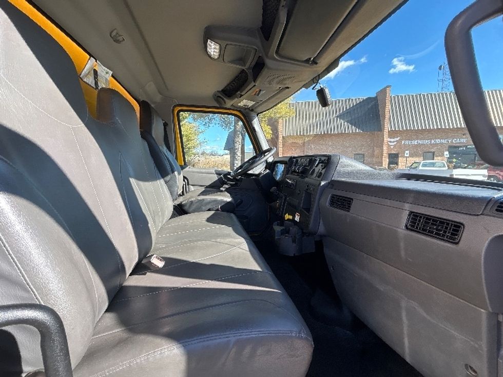 Medium Duty Box Truck-Light and Medium Duty Trucks-International-2021-MV607-Essex-MD-185,180\n\t\tmiles-$ 42,500 - Image 21