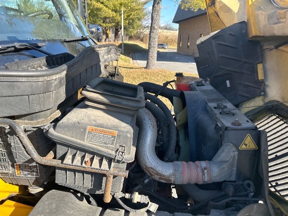 Medium Duty Box Truck-Light and Medium Duty Trucks-International-2021-MV607-Essex-MD-185,180\n\t\tmiles-$ 42,500 - Image 23