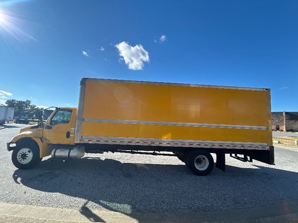 Medium Duty Box Truck-Light and Medium Duty Trucks-International-2021-MV607-Essex-MD-185,180\n\t\tmiles-$ 42,500 - Image 4