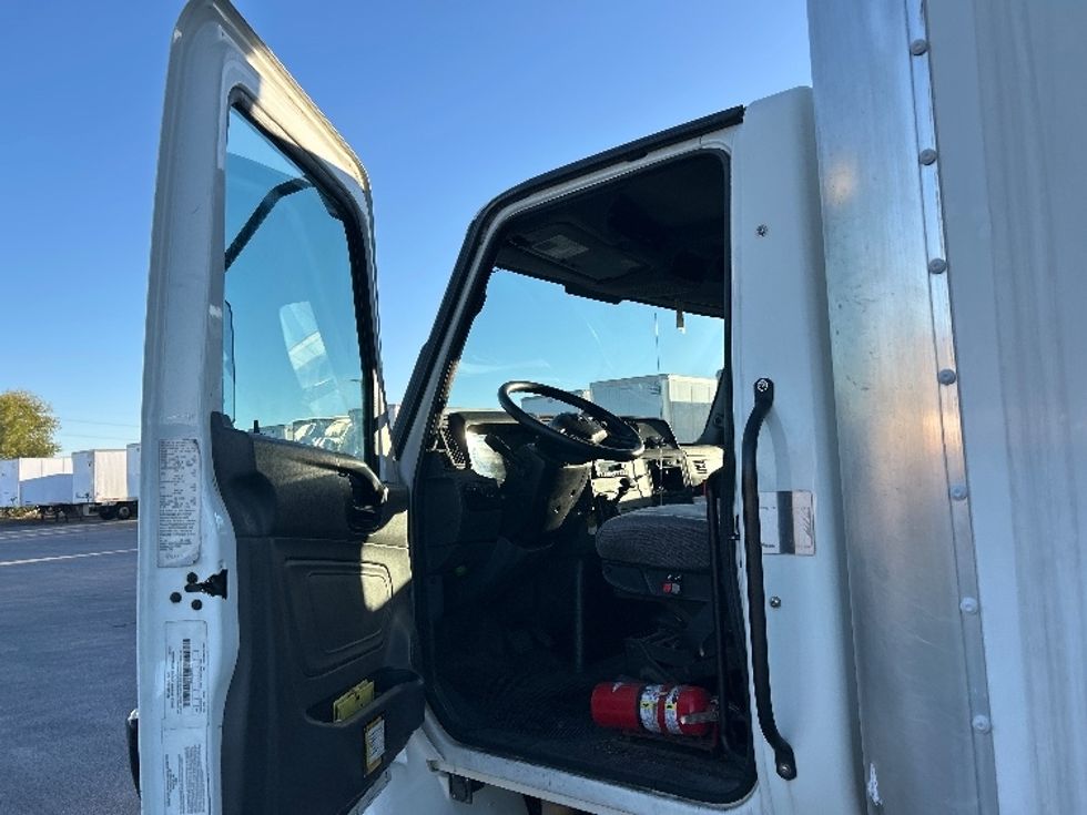 Medium Duty Box Truck-Light and Medium Duty Trucks-International-2021-MV607-Evansville-IN-21,320\n\t\tmiles-$ 66,500 - Image 16