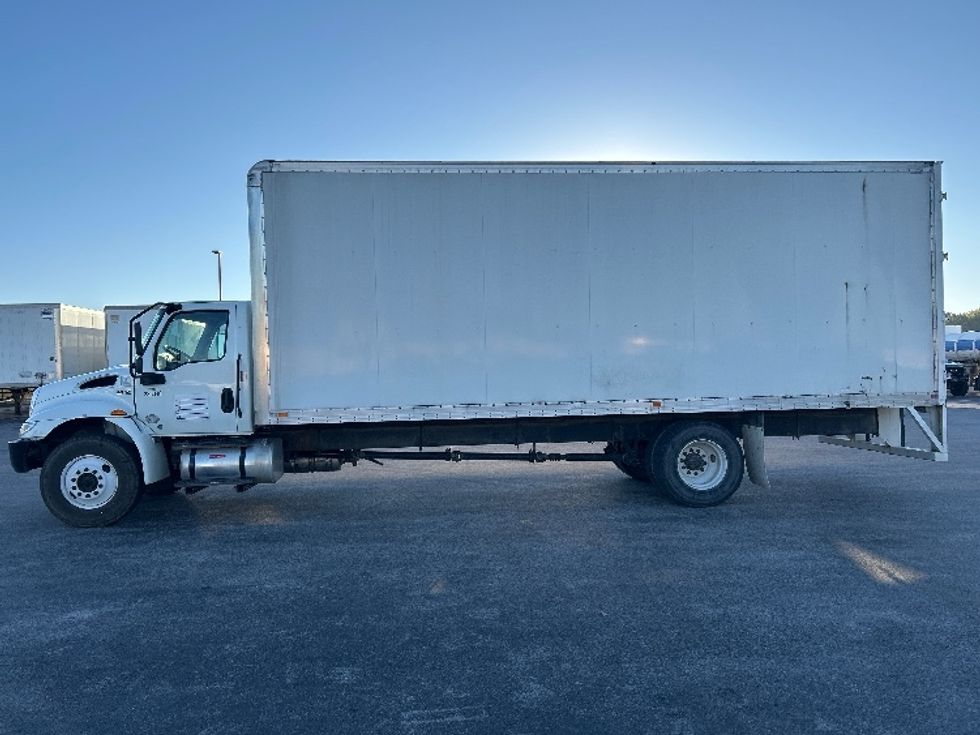 Medium Duty Box Truck-Light and Medium Duty Trucks-International-2021-MV607-Evansville-IN-21,320\n\t\tmiles-$ 66,500 - Image 4