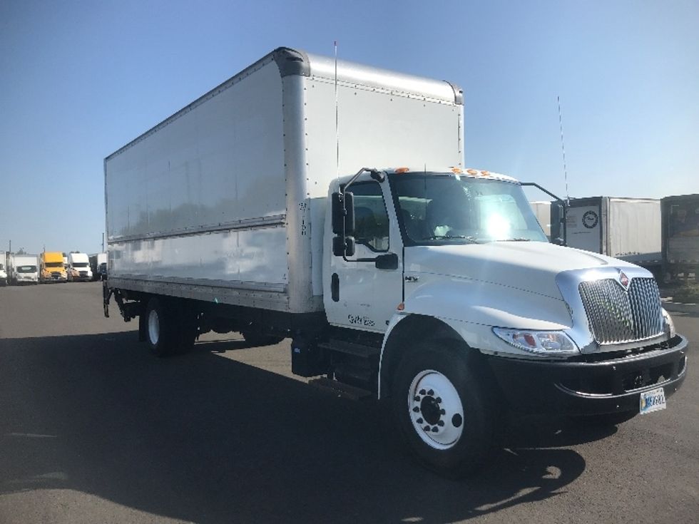 Medium Duty Box Truck-Light and Medium Duty Trucks-International-2021-MV607-Everett-WA-120,377\n\t\tmiles-$ 66,250 - Image 1