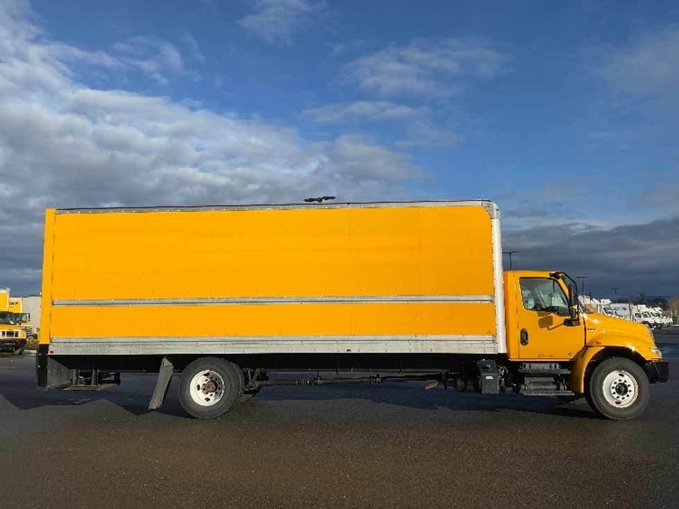 Medium Duty Box Truck-Light and Medium Duty Trucks-International-2021-MV607-Everett-WA-181,882\n\t\tmiles-$ 45,000 - Image 15
