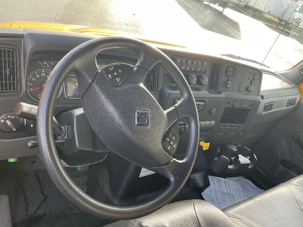 Medium Duty Box Truck-Light and Medium Duty Trucks-International-2021-MV607-Everett-WA-181,882\n\t\tmiles-$ 45,000 - Image 17