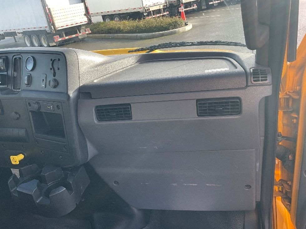 Medium Duty Box Truck-Light and Medium Duty Trucks-International-2021-MV607-Everett-WA-181,882\n\t\tmiles-$ 45,000 - Image 21