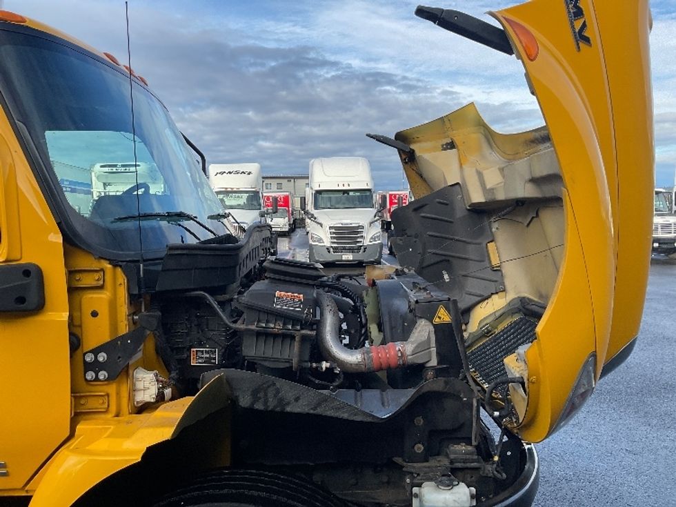 Medium Duty Box Truck-Light and Medium Duty Trucks-International-2021-MV607-Everett-WA-181,882\n\t\tmiles-$ 45,000 - Image 23