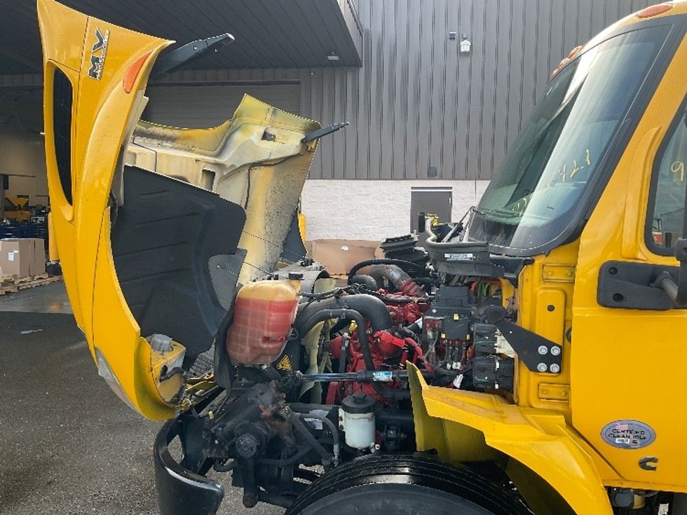 Medium Duty Box Truck-Light and Medium Duty Trucks-International-2021-MV607-Everett-WA-181,882\n\t\tmiles-$ 45,000 - Image 24