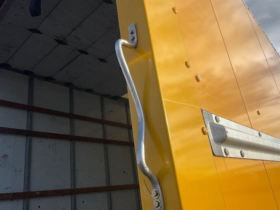 Medium Duty Box Truck-Light and Medium Duty Trucks-International-2021-MV607-Everett-WA-181,882\n\t\tmiles-$ 45,000 - Image 28