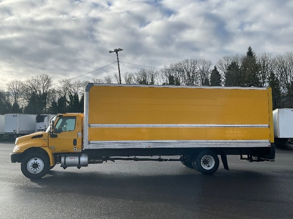 Medium Duty Box Truck-Light and Medium Duty Trucks-International-2021-MV607-Everett-WA-181,882\n\t\tmiles-$ 45,000 - Image 4