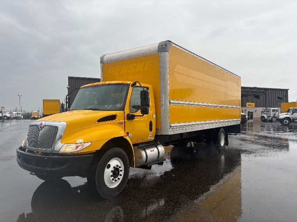 Medium Duty Box Truck-Light and Medium Duty Trucks-International-2021-MV607-Everett-WA-183,186\n\t\tmiles-$ 44,750 - Image 3