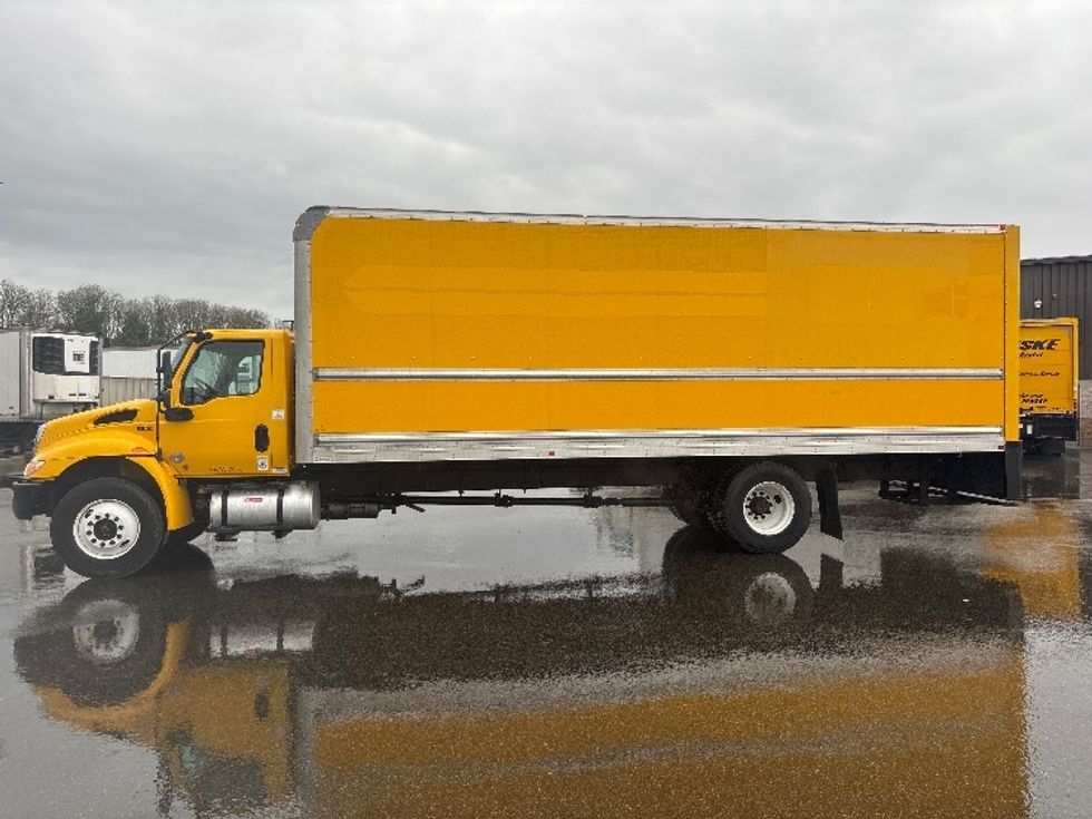Medium Duty Box Truck-Light and Medium Duty Trucks-International-2021-MV607-Everett-WA-183,186\n\t\tmiles-$ 44,750 - Image 4