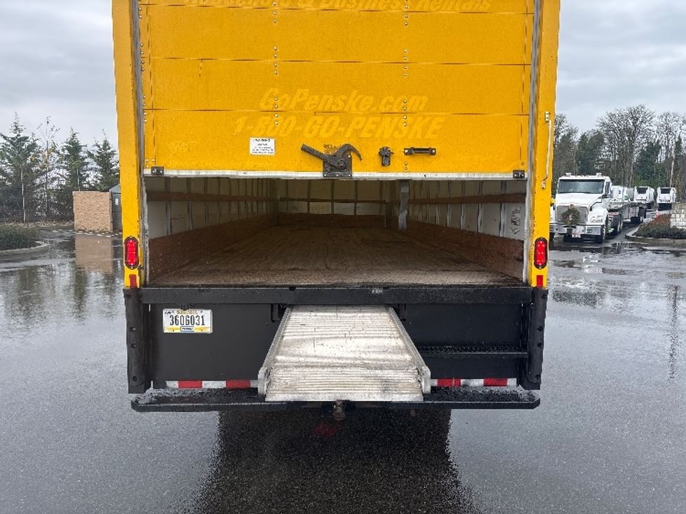 Medium Duty Box Truck-Light and Medium Duty Trucks-International-2021-MV607-Everett-WA-183,186\n\t\tmiles-$ 44,750 - Image 9