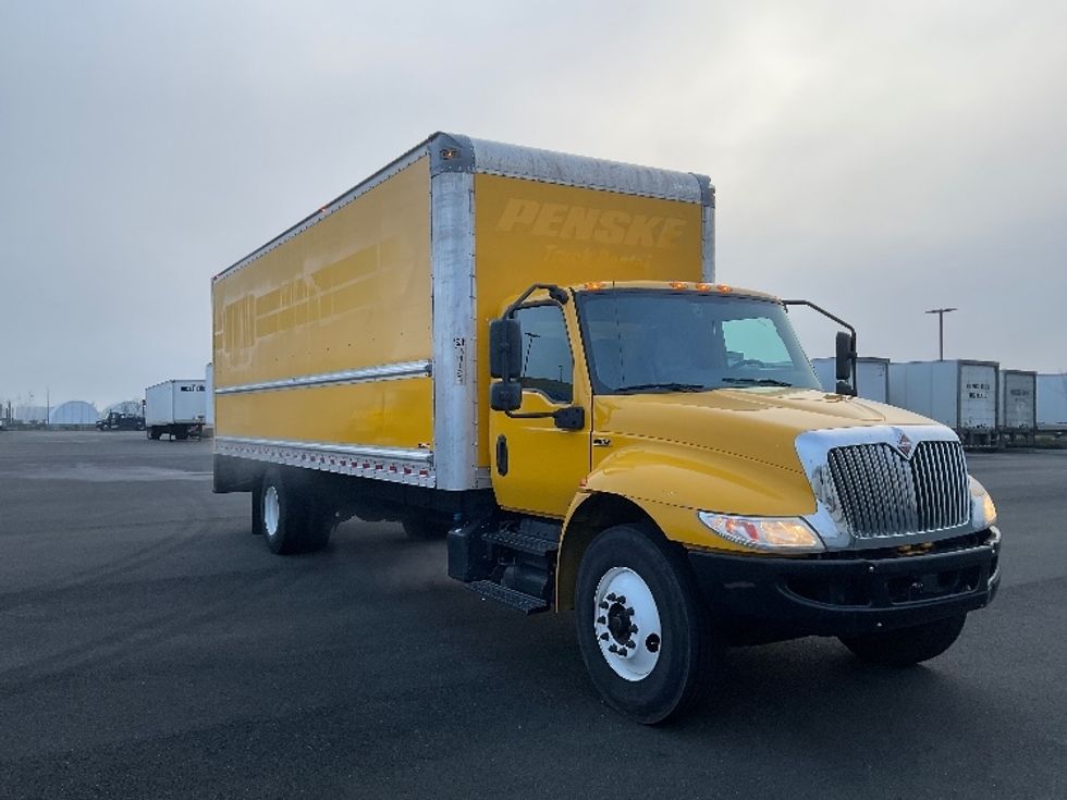 Medium Duty Box Truck-Light and Medium Duty Trucks-International-2021-MV607-Everett-WA-193,998\n\t\tmiles-$ 43,250 - Image 1