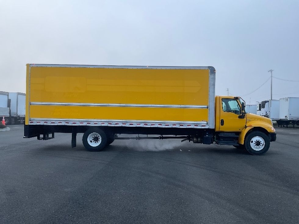 Medium Duty Box Truck-Light and Medium Duty Trucks-International-2021-MV607-Everett-WA-193,998\n\t\tmiles-$ 43,250 - Image 14