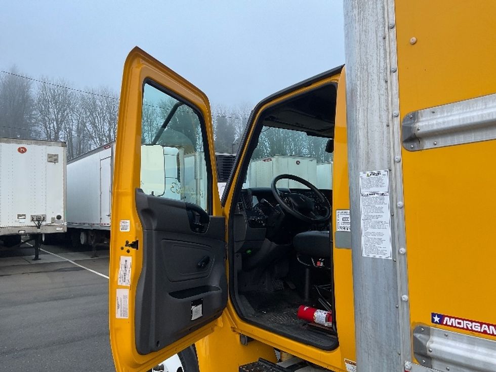 Medium Duty Box Truck-Light and Medium Duty Trucks-International-2021-MV607-Everett-WA-193,998\n\t\tmiles-$ 43,250 - Image 15