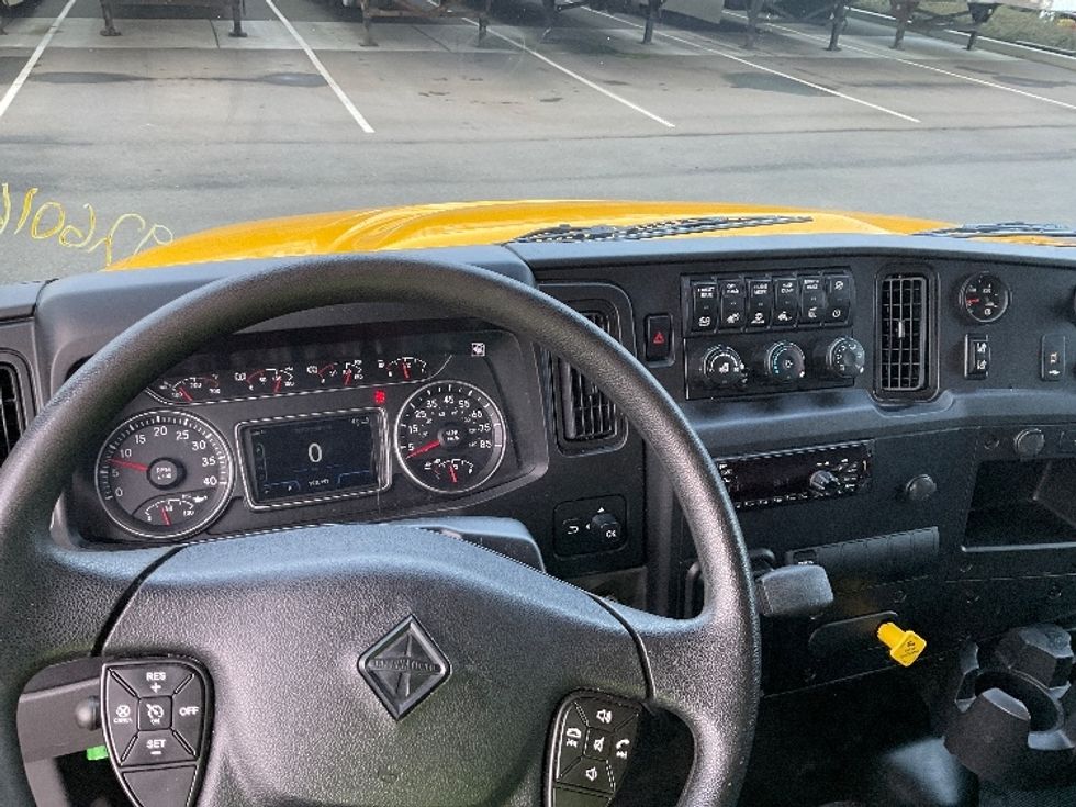 Medium Duty Box Truck-Light and Medium Duty Trucks-International-2021-MV607-Everett-WA-193,998\n\t\tmiles-$ 43,250 - Image 17