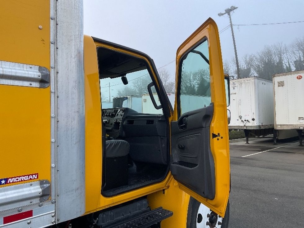 Medium Duty Box Truck-Light and Medium Duty Trucks-International-2021-MV607-Everett-WA-193,998\n\t\tmiles-$ 43,250 - Image 19