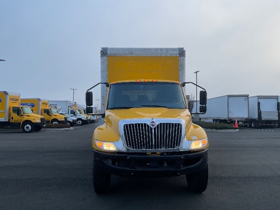 Medium Duty Box Truck-Light and Medium Duty Trucks-International-2021-MV607-Everett-WA-193,998\n\t\tmiles-$ 43,250 - Image 2