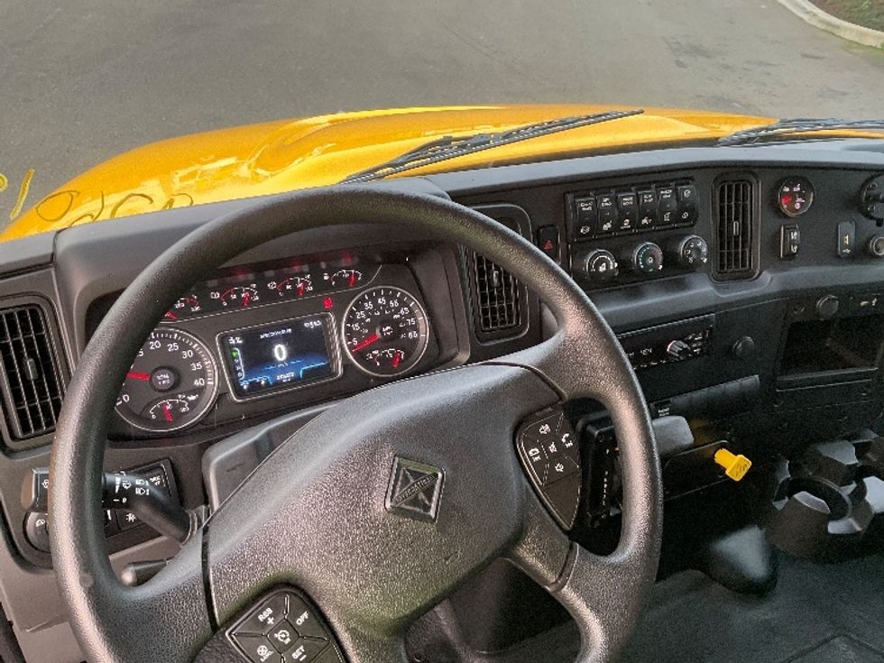 Medium Duty Box Truck-Light and Medium Duty Trucks-International-2021-MV607-Everett-WA-213,272\n\t\tmiles-$ 40,250 - Image 16