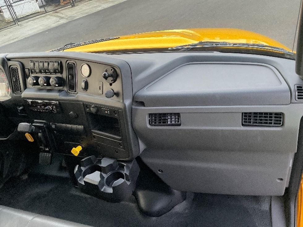 Medium Duty Box Truck-Light and Medium Duty Trucks-International-2021-MV607-Everett-WA-213,272\n\t\tmiles-$ 40,250 - Image 19