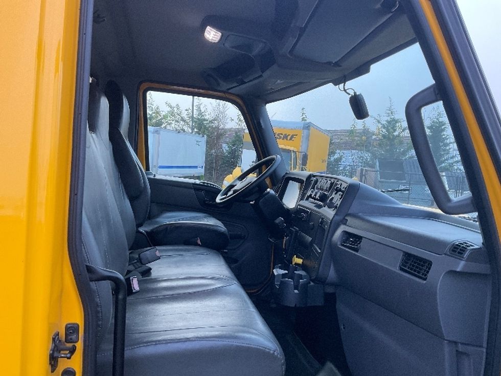 Medium Duty Box Truck-Light and Medium Duty Trucks-International-2021-MV607-Everett-WA-213,272\n\t\tmiles-$ 40,250 - Image 20