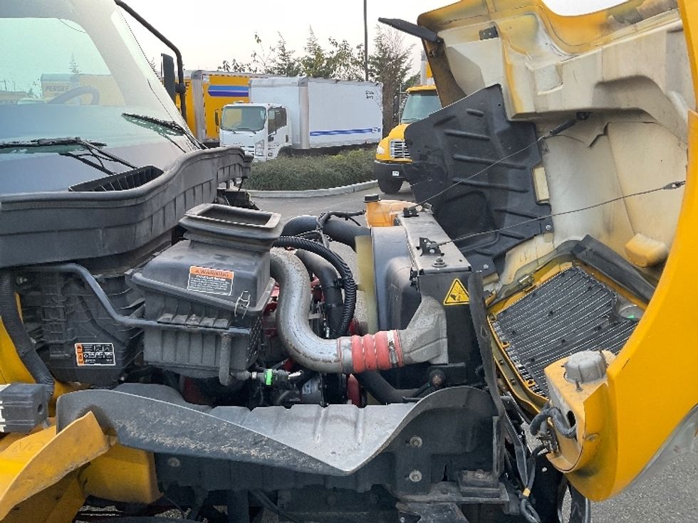 Medium Duty Box Truck-Light and Medium Duty Trucks-International-2021-MV607-Everett-WA-213,272\n\t\tmiles-$ 40,250 - Image 21