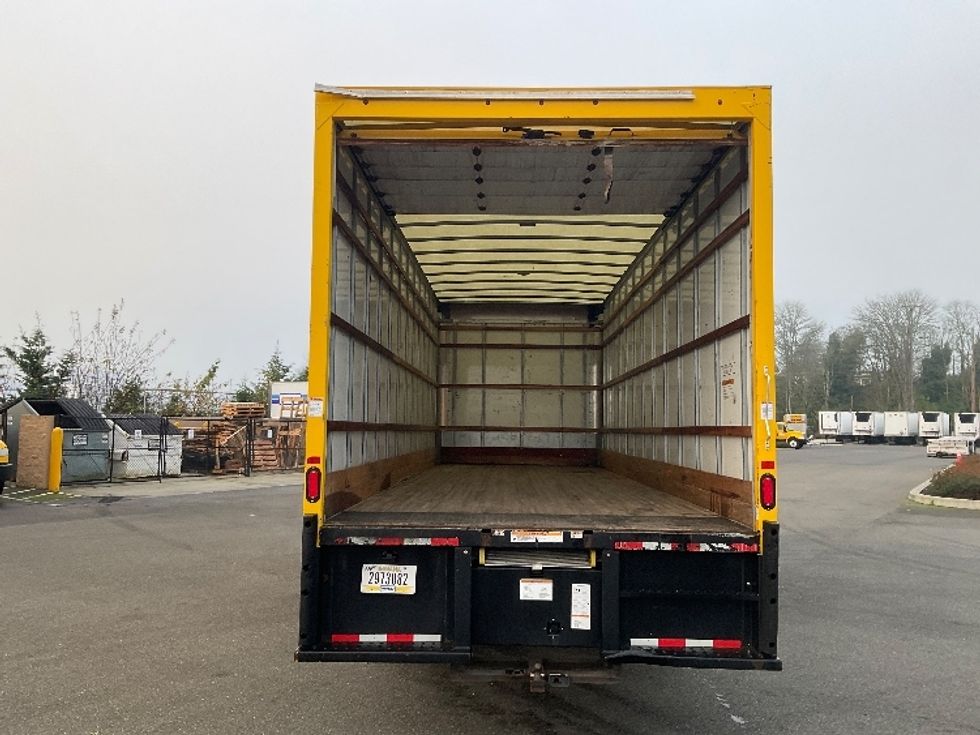 Medium Duty Box Truck-Light and Medium Duty Trucks-International-2021-MV607-Everett-WA-213,272\n\t\tmiles-$ 40,250 - Image 7