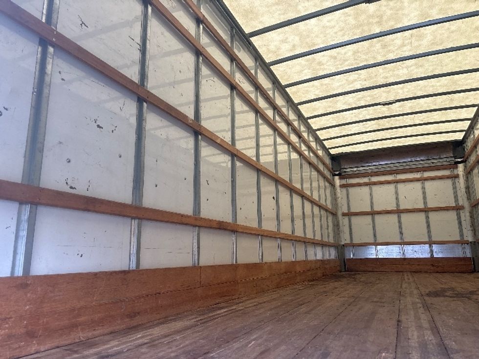 Medium Duty Box Truck-Light and Medium Duty Trucks-International-2021-MV607-Everett-WA-218,515\n\t\tmiles-$ 39,500 - Image 11